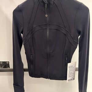 Lululemon Athletics Define Cropped
Jacket *Nulu TM SIZE 4 - NWT